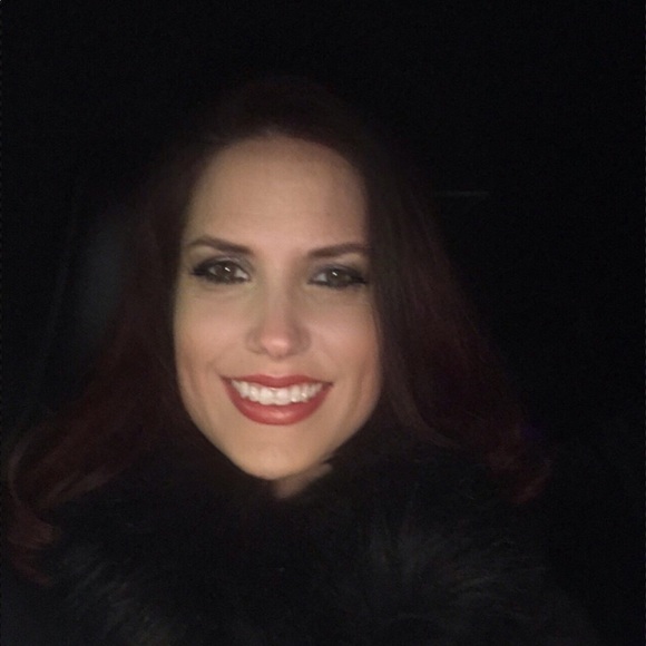 Meet your Posher, Kristen - Picture 2 of 2